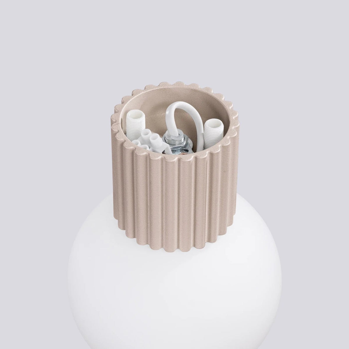 Applique murale en aluminium et verre taupe 12x17x12cm Halo - Sollux - The Cool Republic