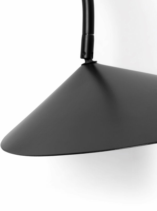 Applique murale noire orientable Arum - Ferm Living - The Cool Republic
