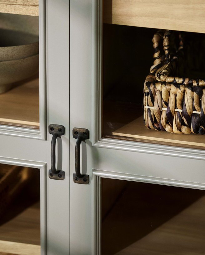 Armoire vitrine en bois gris 148x44x96,5cm Viva - Nordal - The Cool Republic