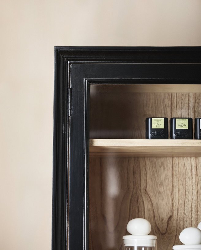 Armoire vitrine en bois noir 149x44x210cm Viva - Nordal - The Cool Republic
