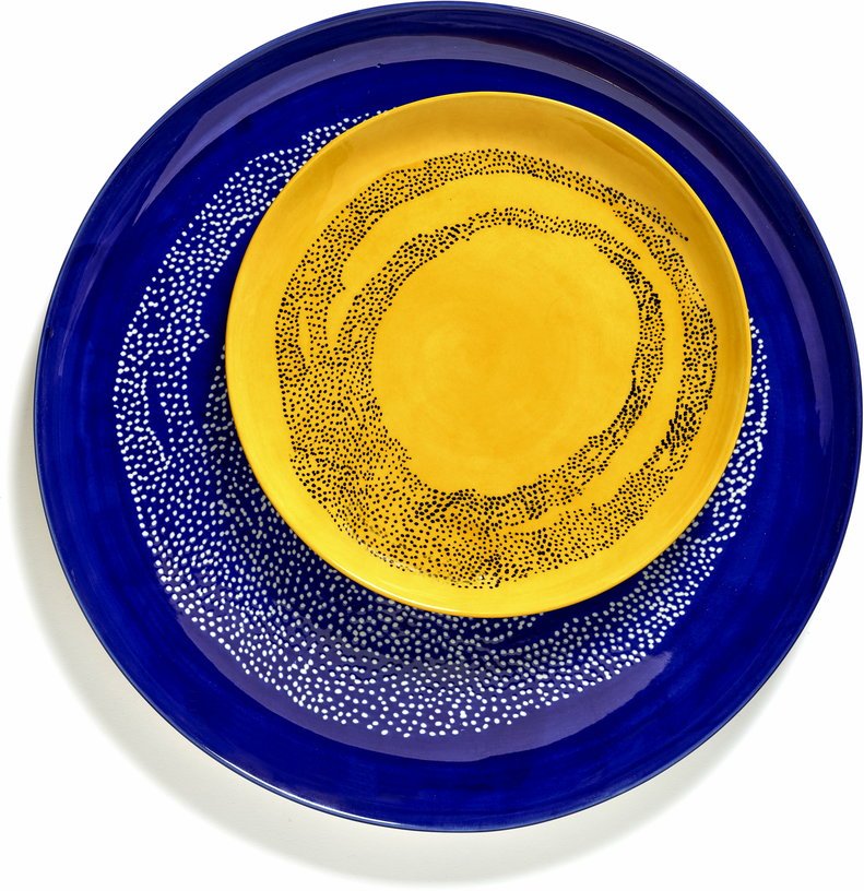 Assiette de service bleu avec motif blanc Feast - Serax - The Cool Republic
