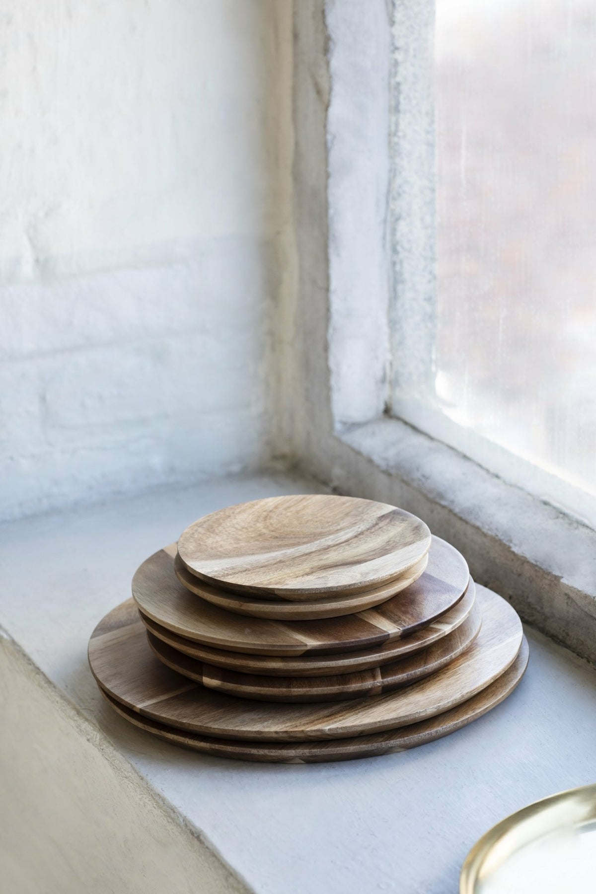 Assiette en acacia 26 cm Dunes - Serax - The Cool Republic