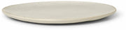 Assiette en porcelaine blanc cassé 22 cm Flow - Ferm Living - The Cool Republic