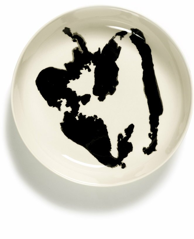 Assiette haute blanc avec poivron noir Feast - Serax - The Cool Republic