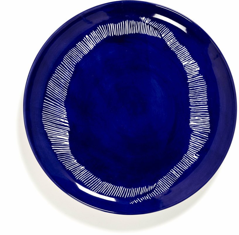 Assiette L bleu avec motif blanc Feast - Serax - The Cool Republic