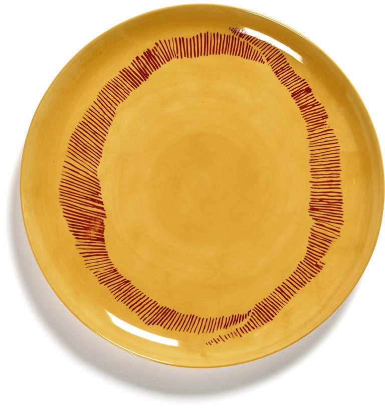 Assiette L sunny yellow avec motif rouge Feast - Serax - The Cool Republic