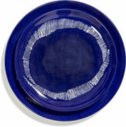 Assiette M bleu avec motif blanc Feast - Serax - The Cool Republic