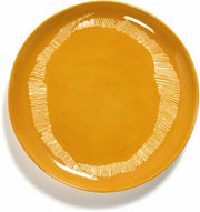 Assiette M sunny yellow avec motif blanc Feast - Serax - The Cool Republic