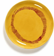 Assiette S sunny yellow avec motif rouge Feast - Serax - The Cool Republic