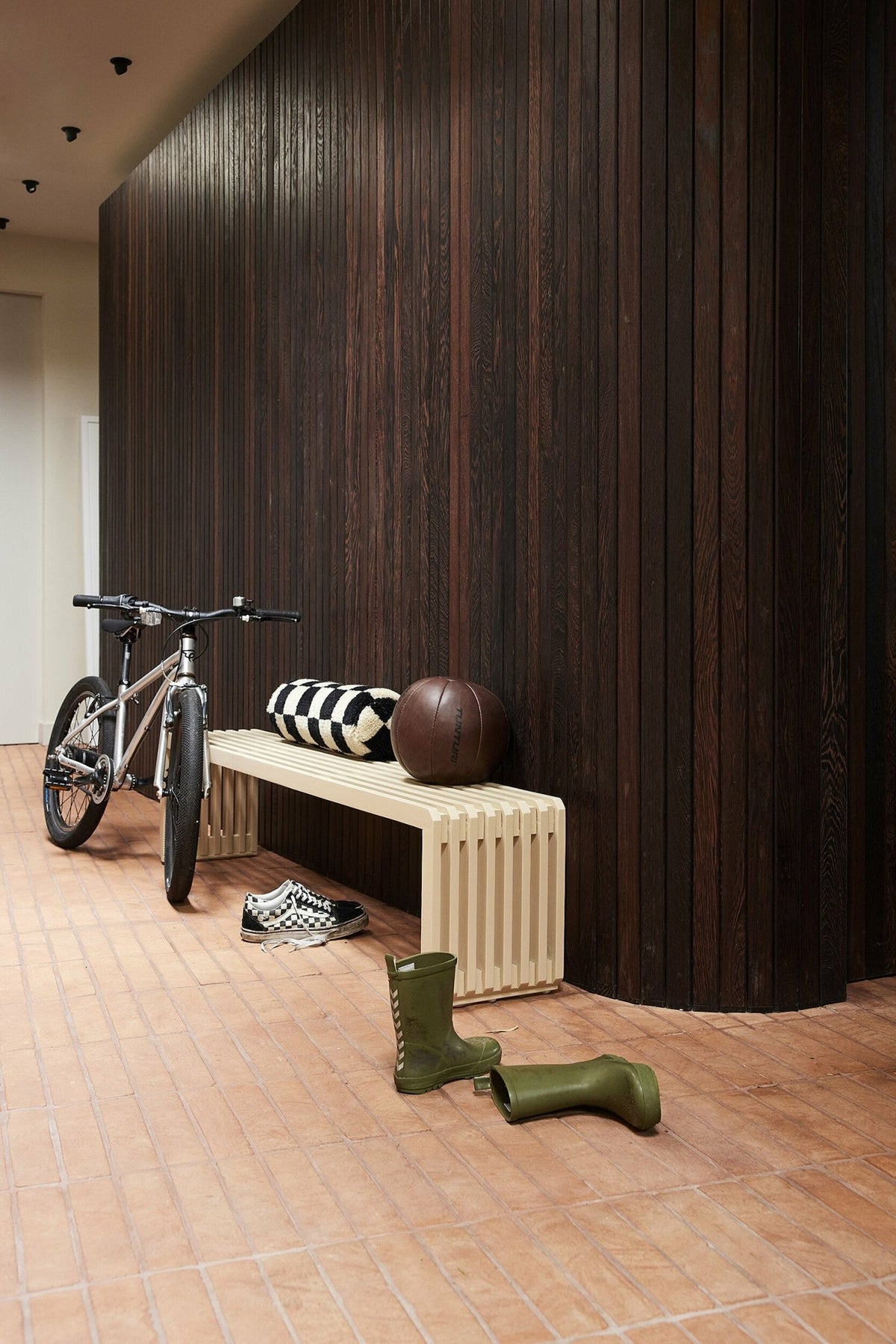 Slatted Bench Sand L - HKliving - The Cool Republic