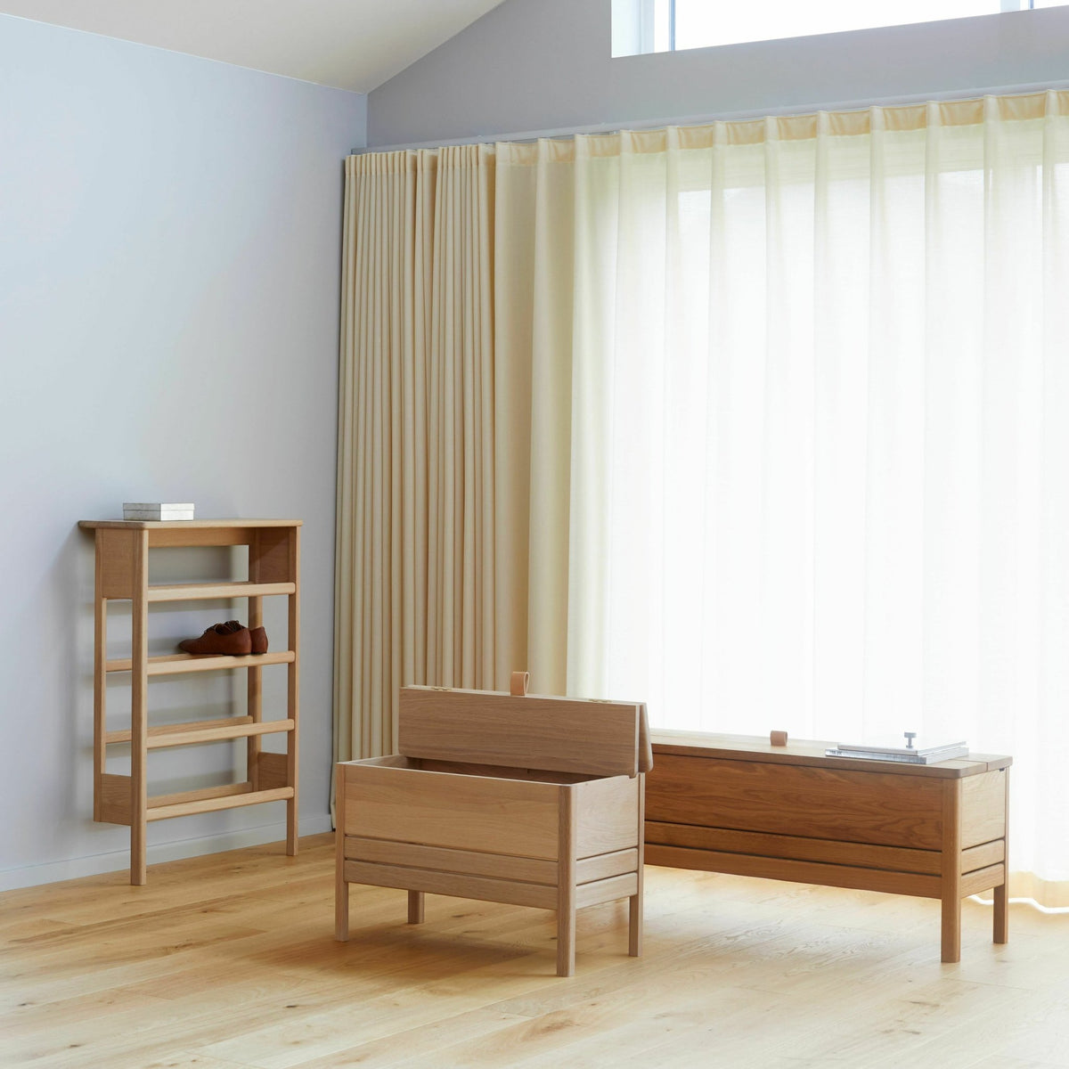 Banc avec rangement en chêne naturel 68 cm A Line - Form & Refine - The Cool Republic