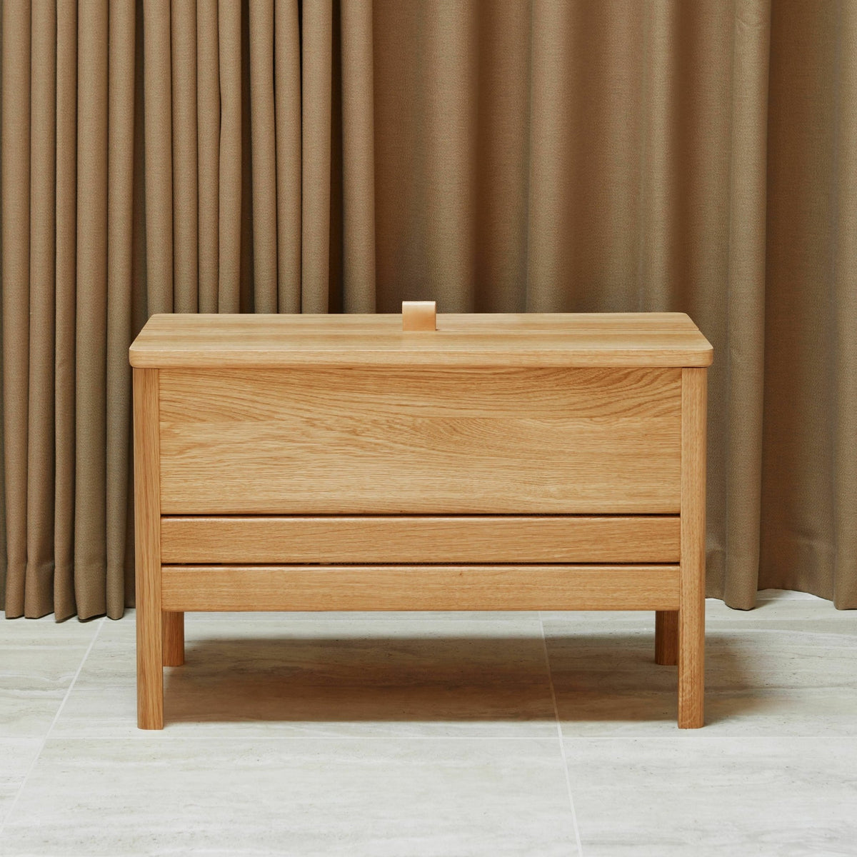Banc avec rangement en chêne naturel 68 cm A Line - Form & Refine - The Cool Republic