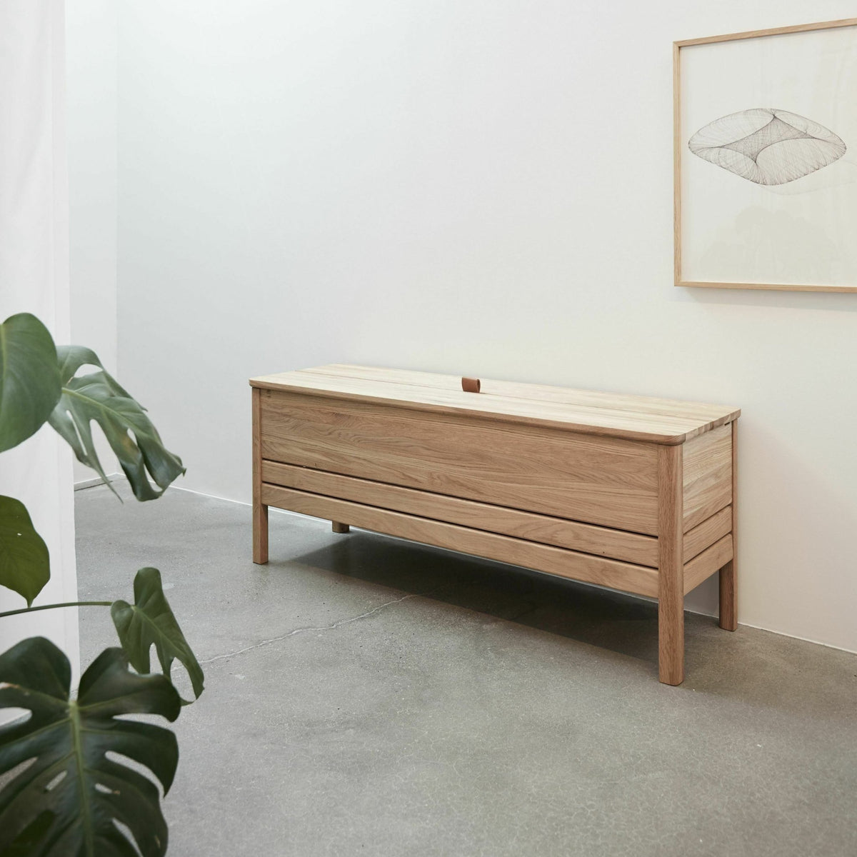 Banc avec rangement en chêne teinté noir 111 cm A Line - Form & Refine - The Cool Republic