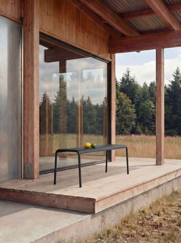 Banc de jardin en acier thermolaqué inoxydable noir 140x42x45cm Panorama - TIPTOE - The Cool Republic