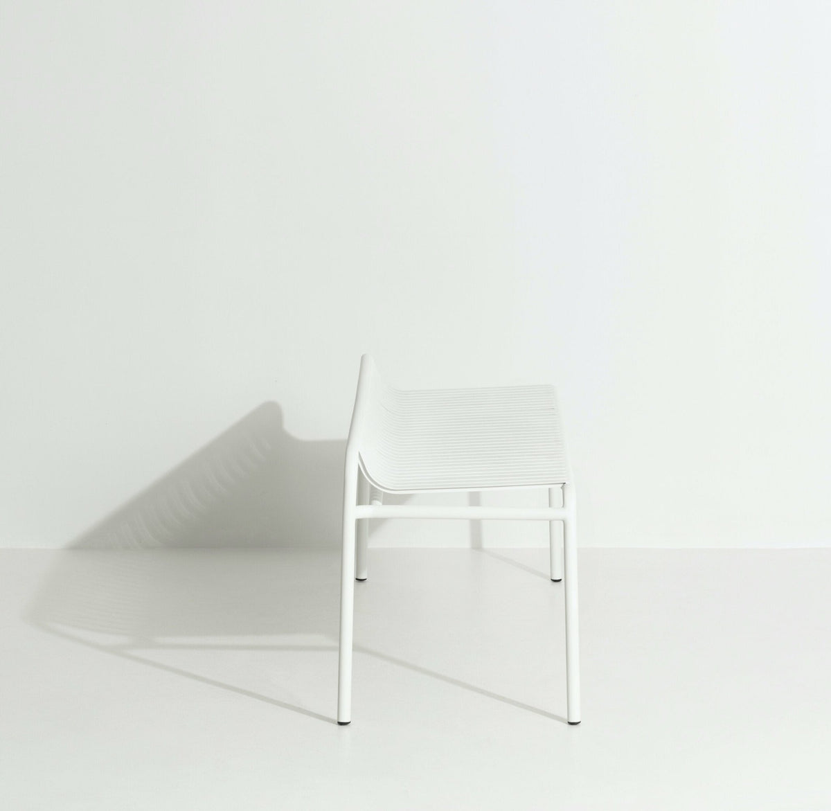 Banc de jardin sans dossier blanc 156 x 48 cm Week-end - The Cool Republic
