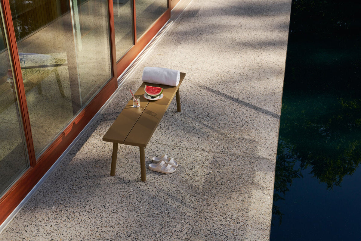 Banc d'extérieur en aluminium marron 160x40x46,5cm Fred's - Fatboy - The Cool Republic