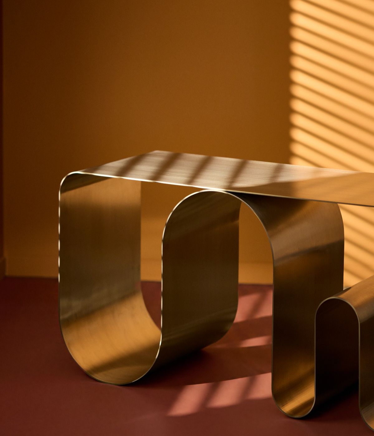 Banc en acier chrome plein 100x32x43,2cm Curva - AYTM - The Cool Republic