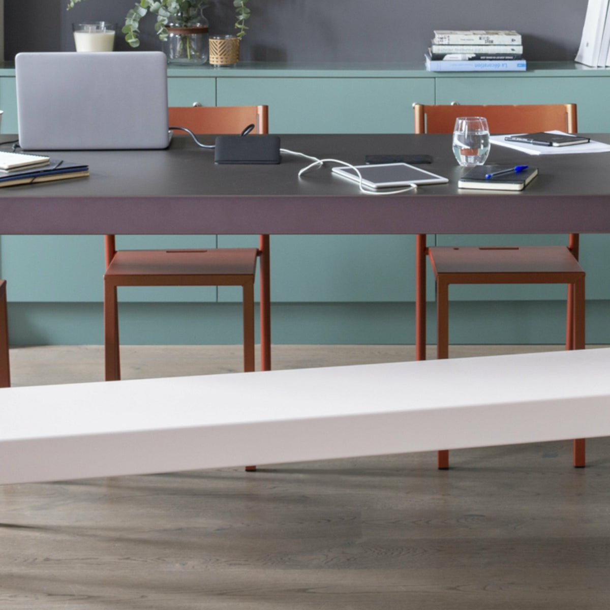 Banc en acier mat olive 195 cm Zef - Matière Grise - The Cool Republic