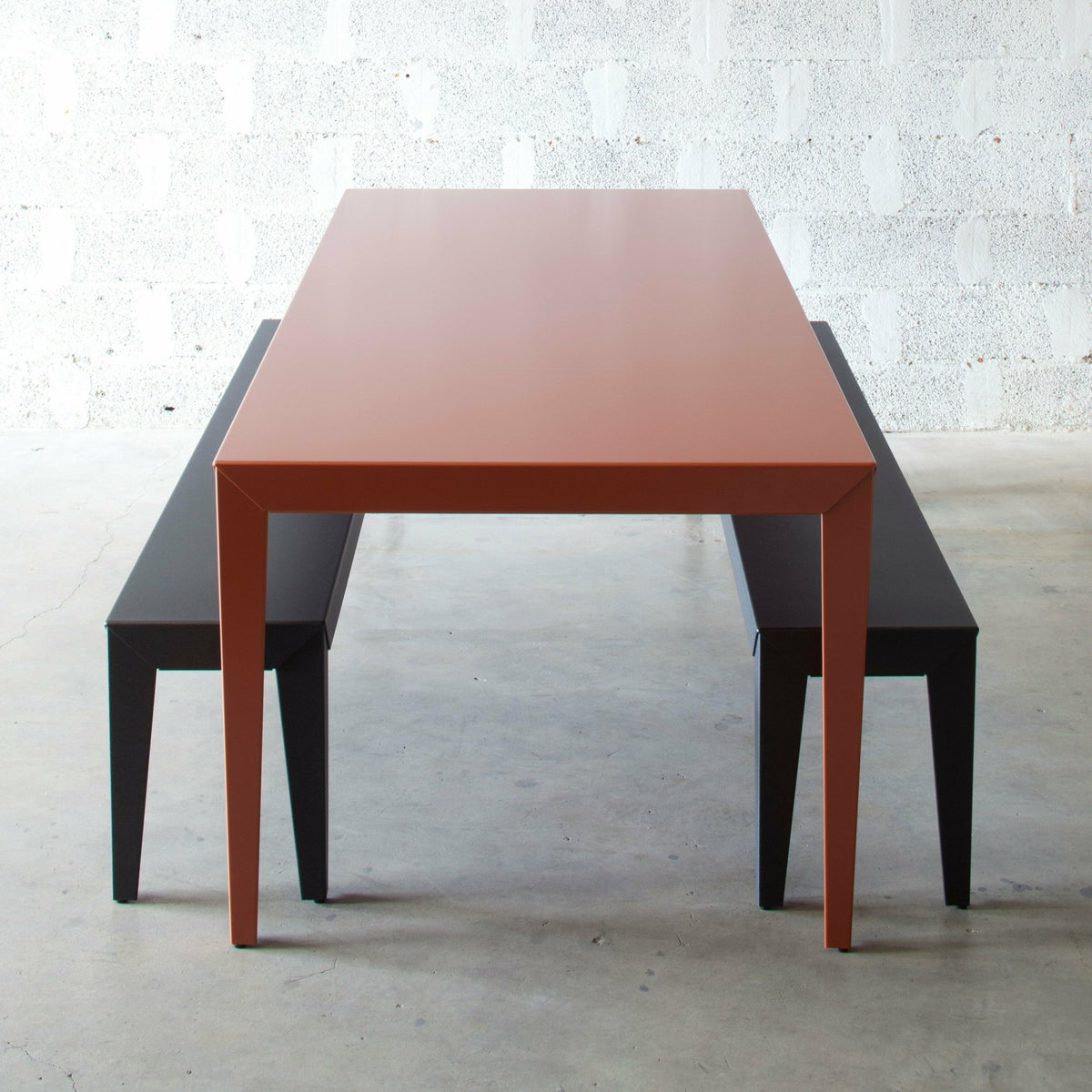 Banc en acier mat safran 195 cm Zef - Matière Grise - The Cool Republic