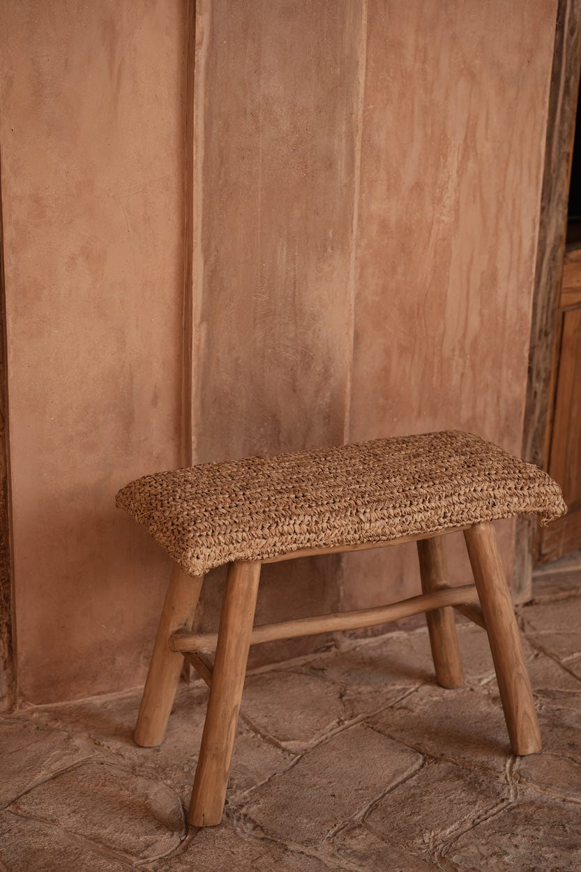 Banc en teck massif et raffia naturel beige 60x28x45cm Raffia - Bazar Bizar - The Cool Republic