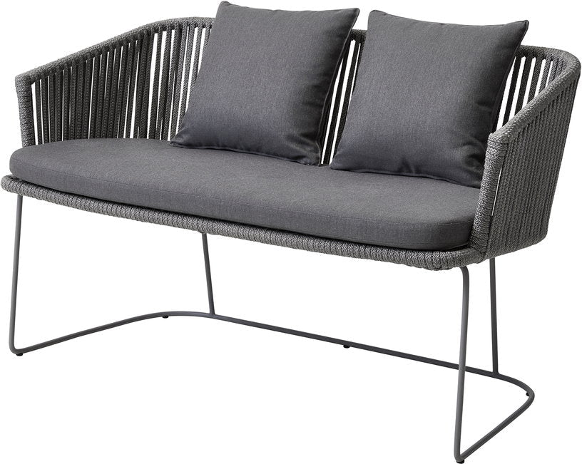 Banc gris avec coussins Moments - Cane - Line - The Cool Republic