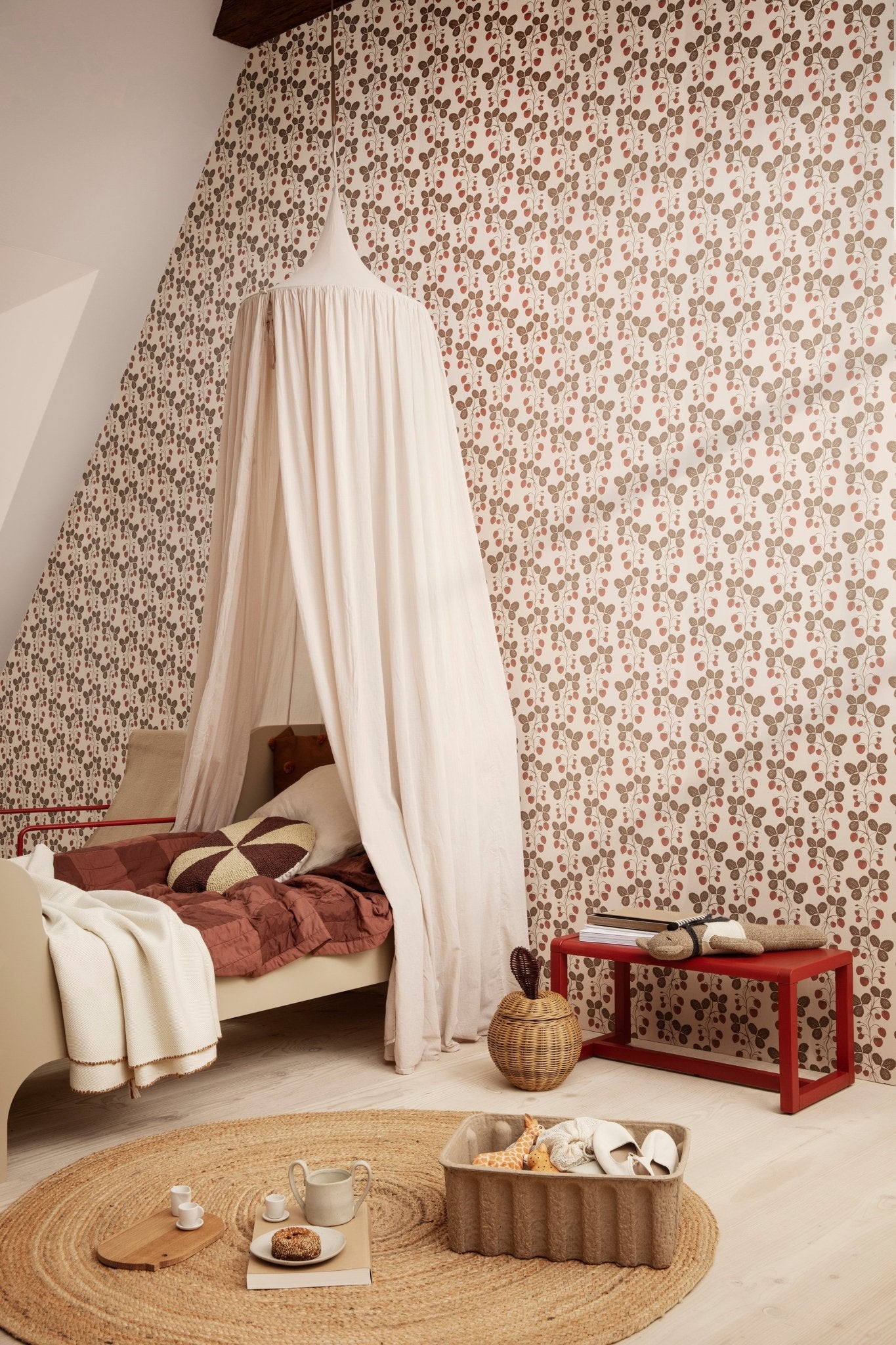 Banc pour enfant en bois de frêne rouge 62x30x30cm Little Architect - Ferm Living - The Cool Republic