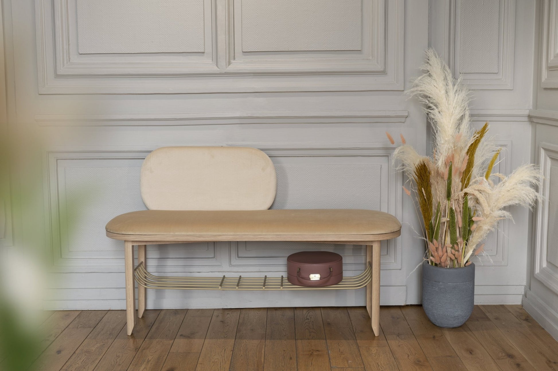 Banc velours camel avec dossier Eustache - Hartô - The Cool Republic