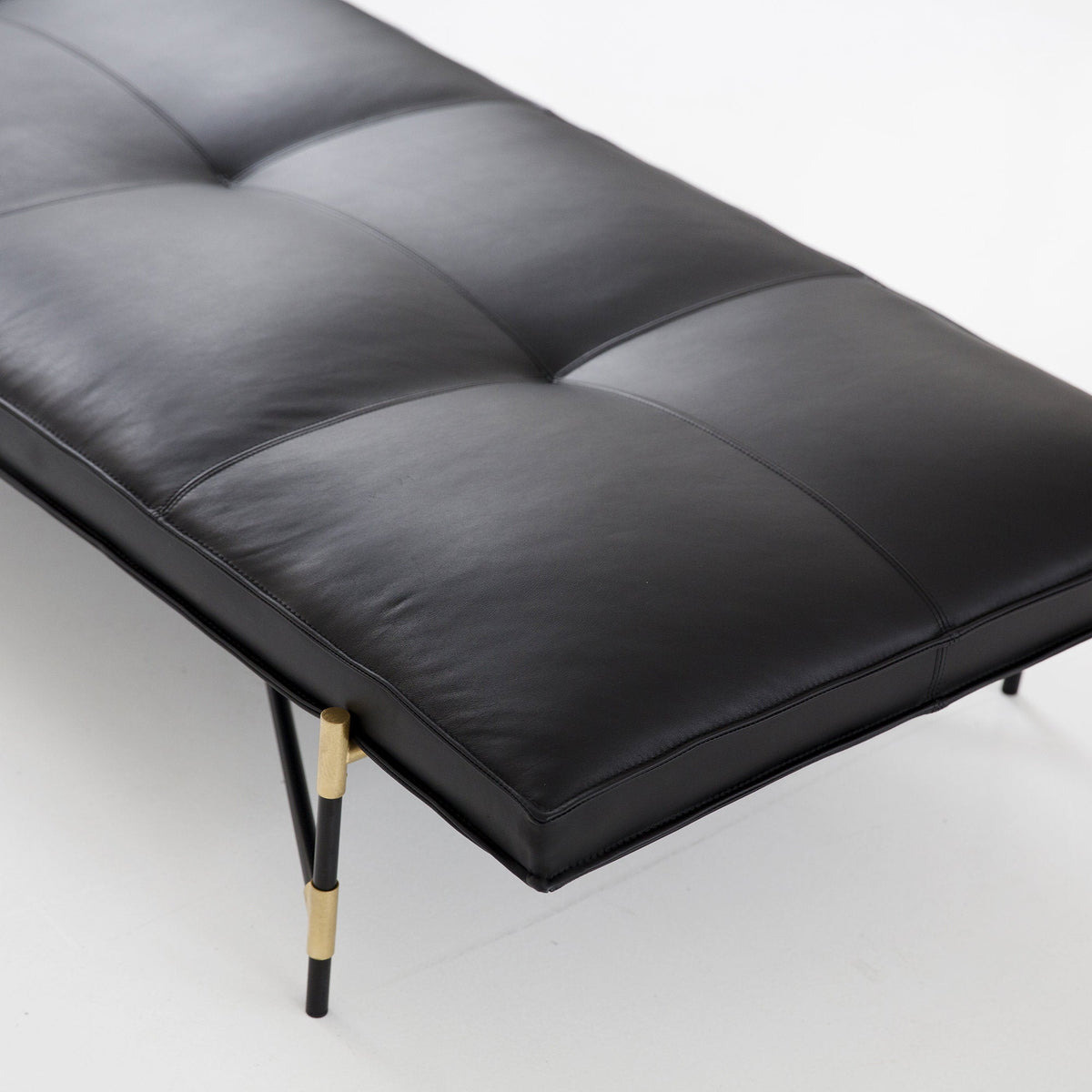 Banquette en cuir noir - HANDVÄRK - The Cool Republic