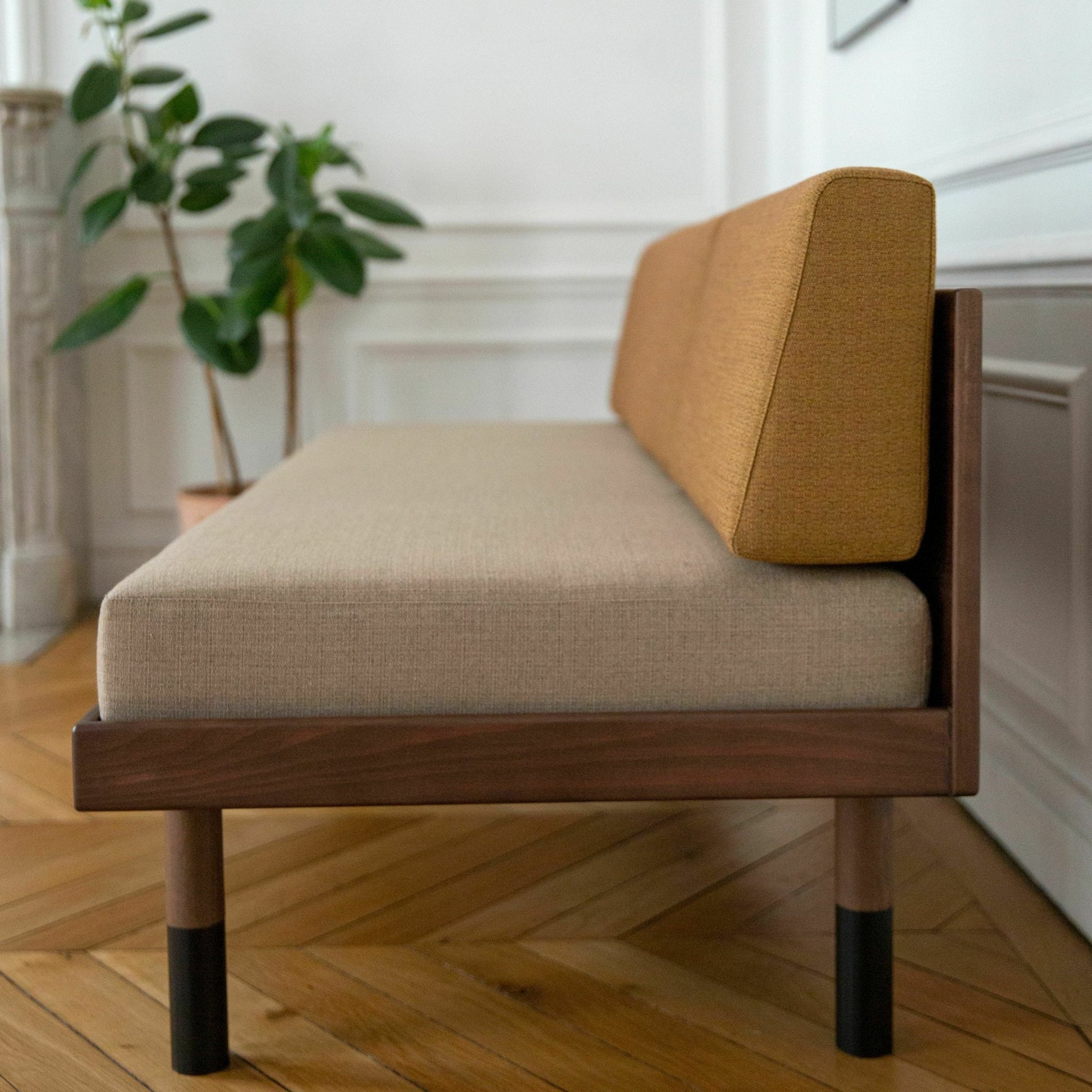 Banquette en laine beige Mid - Kann Design - The Cool Republic