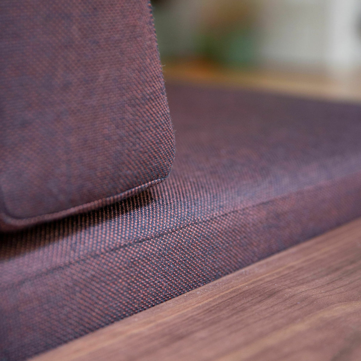 Banquette en laine bordeaux Mid - Kann Design - The Cool Republic
