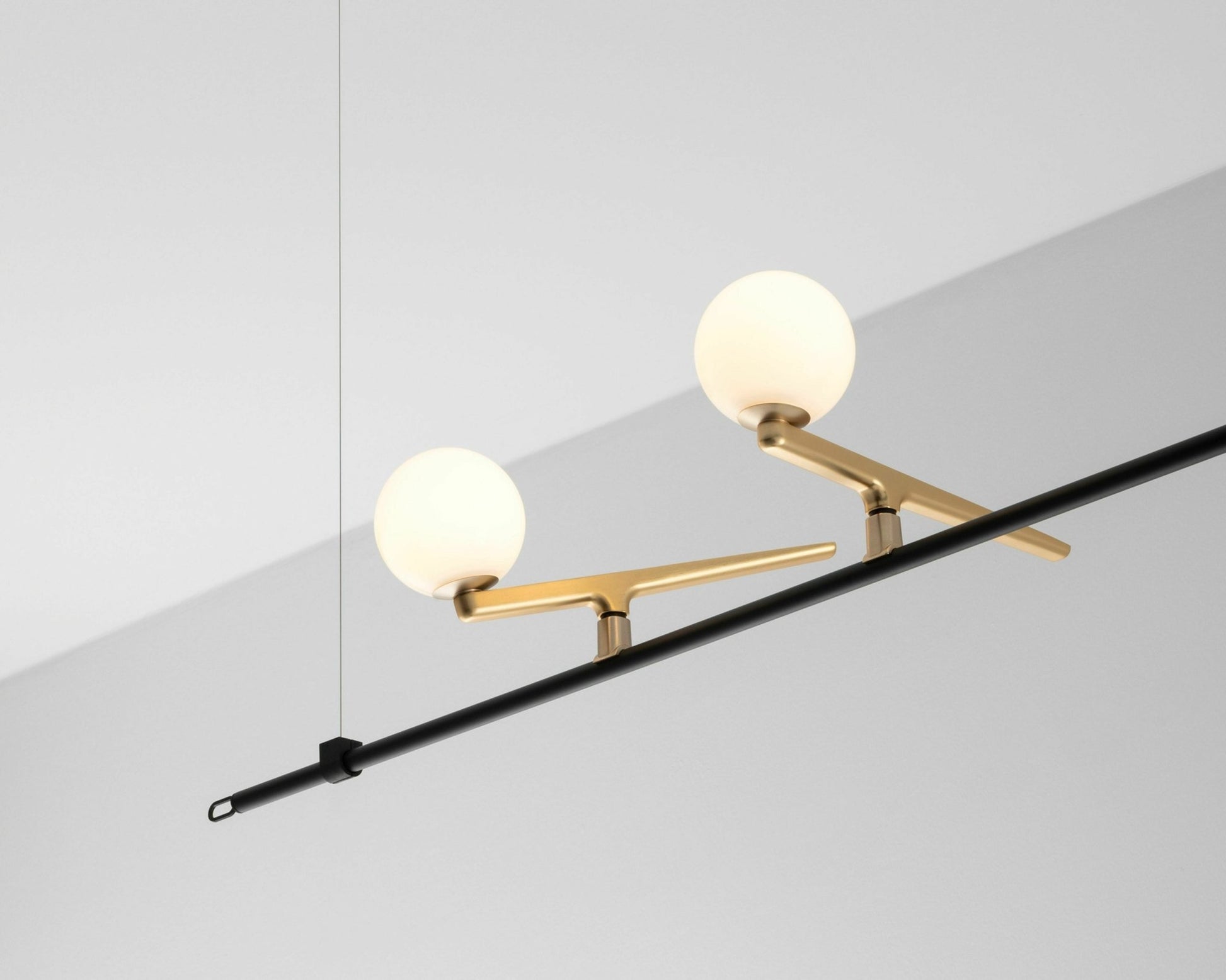 Basse suspension noire Yanzi - Artemide - The Cool Republic