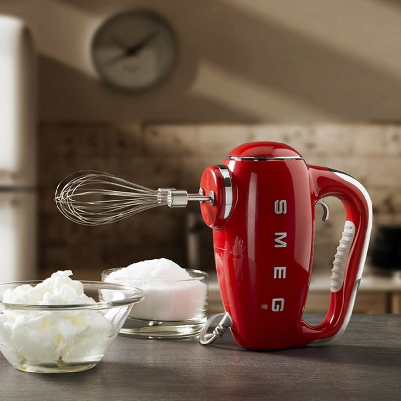 Batteur à main crème Années 50 - Smeg - The Cool Republic