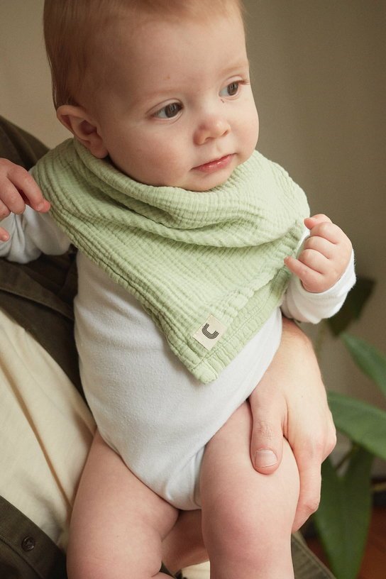 Bavoir en gaze de coton vert amande Les Petits - The Cool Republic - The Cool Republic