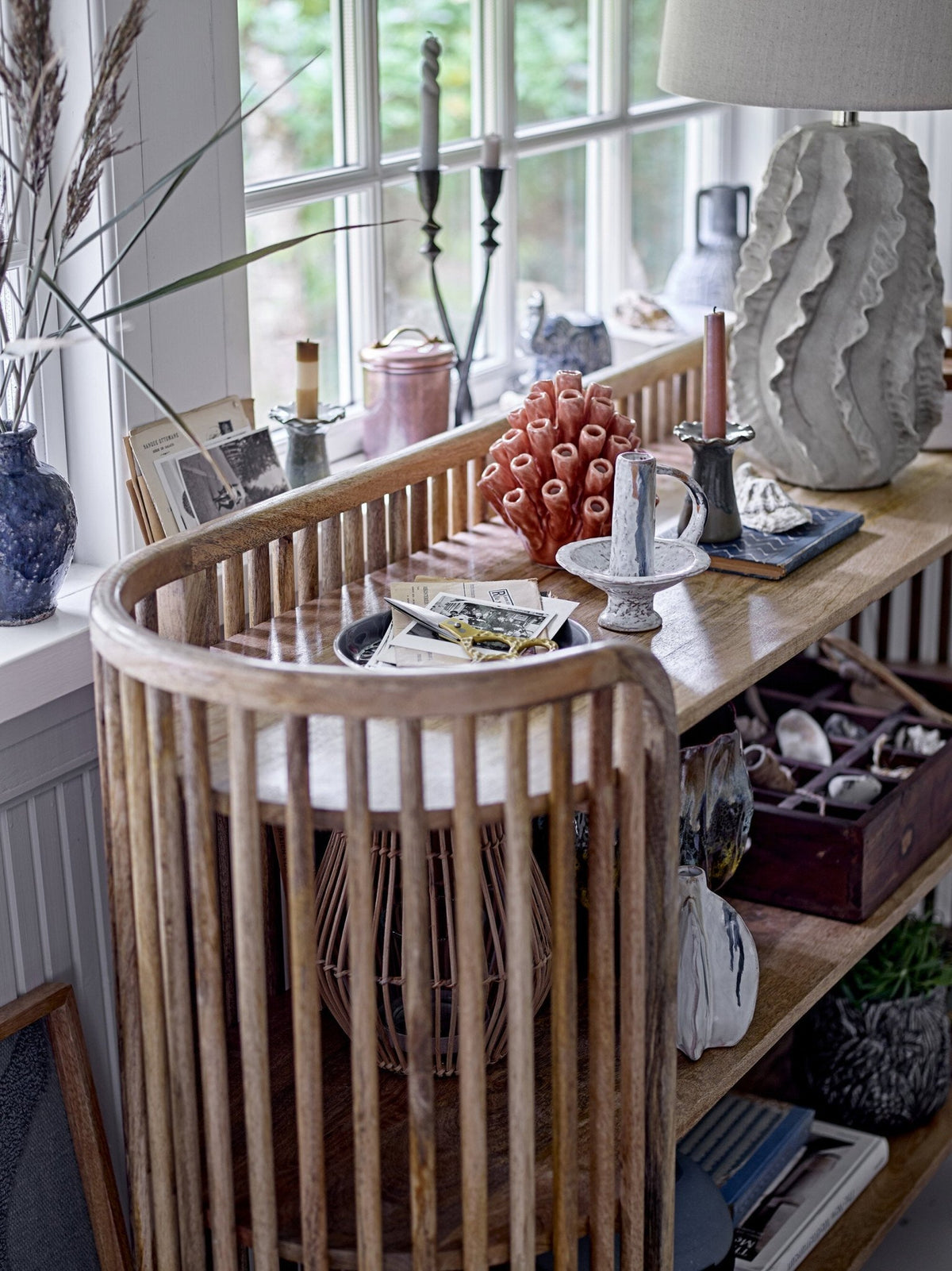 Oval mango wood bookcase Sali - Bloomingville - The Cool Republic