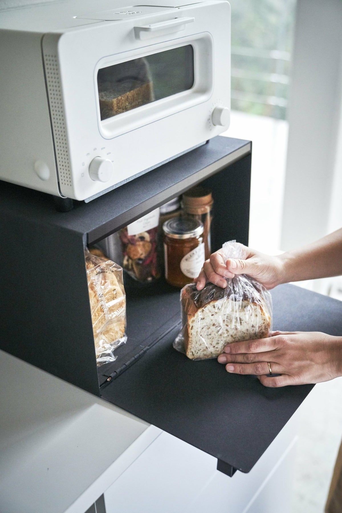 Black steel bread box 40 x 34. 5 x 24 cm Tower - Yamazaki - The Cool Republic