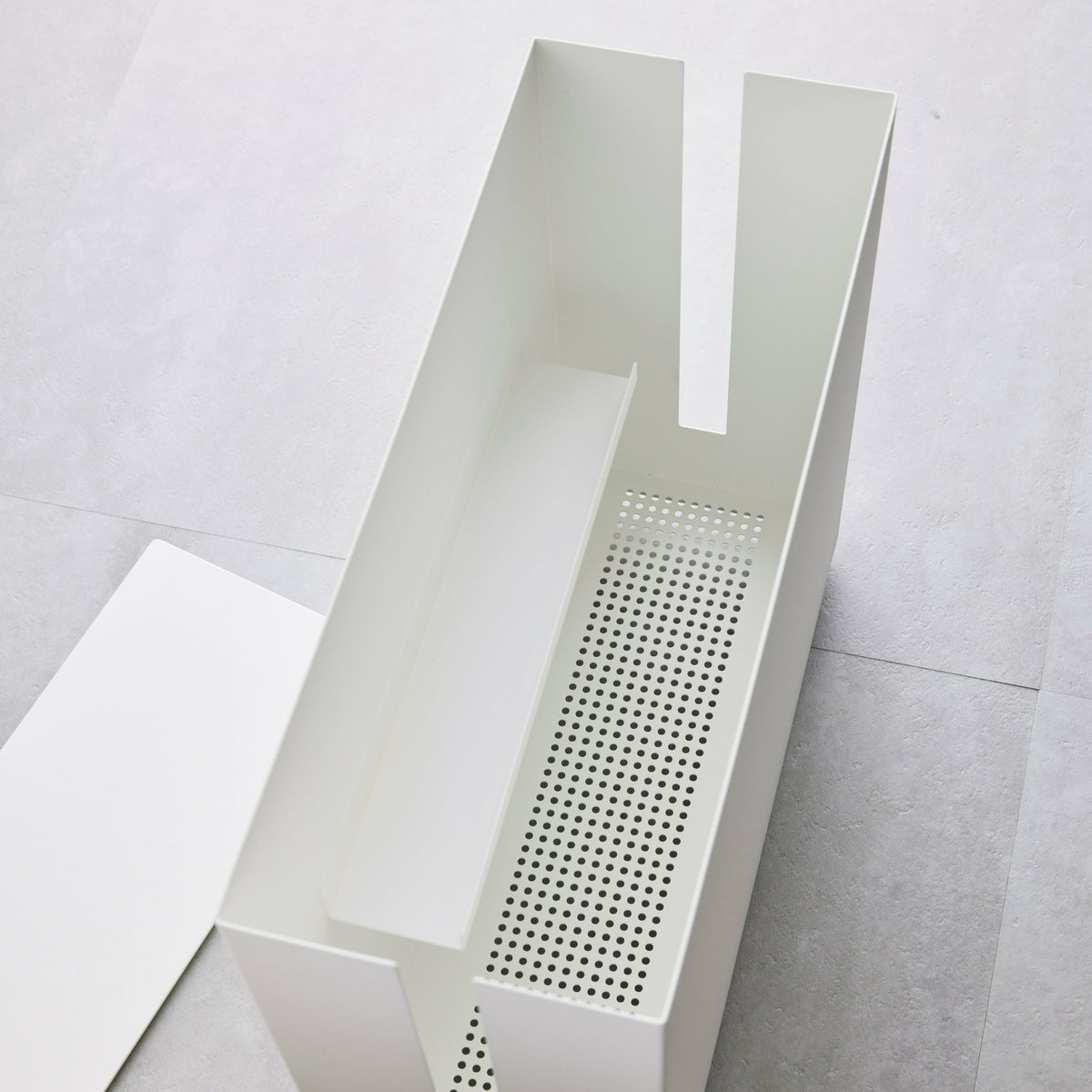 Boîte cache câble en acier blanc Tower - Yamazaki - The Cool Republic