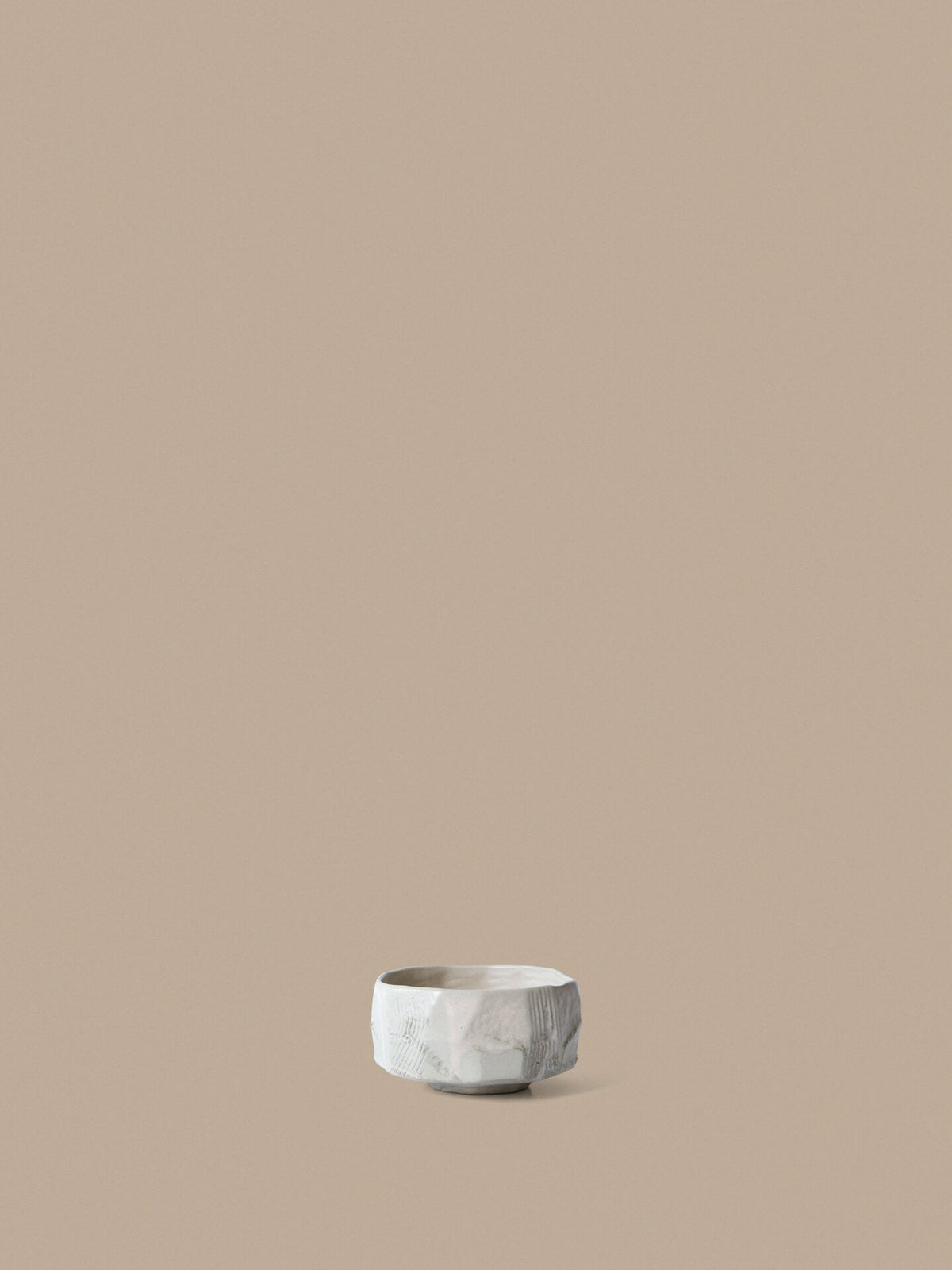 Bol de service en céramique beige 13 x 13 x 7 cm Toky - Ferm Living - The Cool Republic