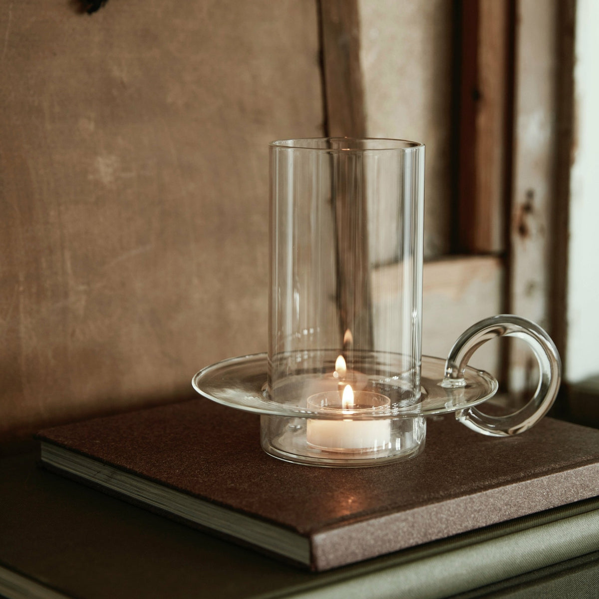 Bougeoir en verre soufflé 14,5 x 14 x 17 cm Luce - Ferm Living - The Cool Republic