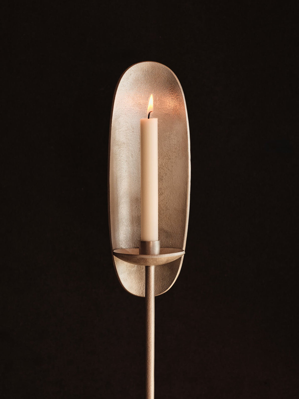 Bougeoir sur pied en aluminium moulé recyclé Agapé - Ferm Living - The Cool Republic