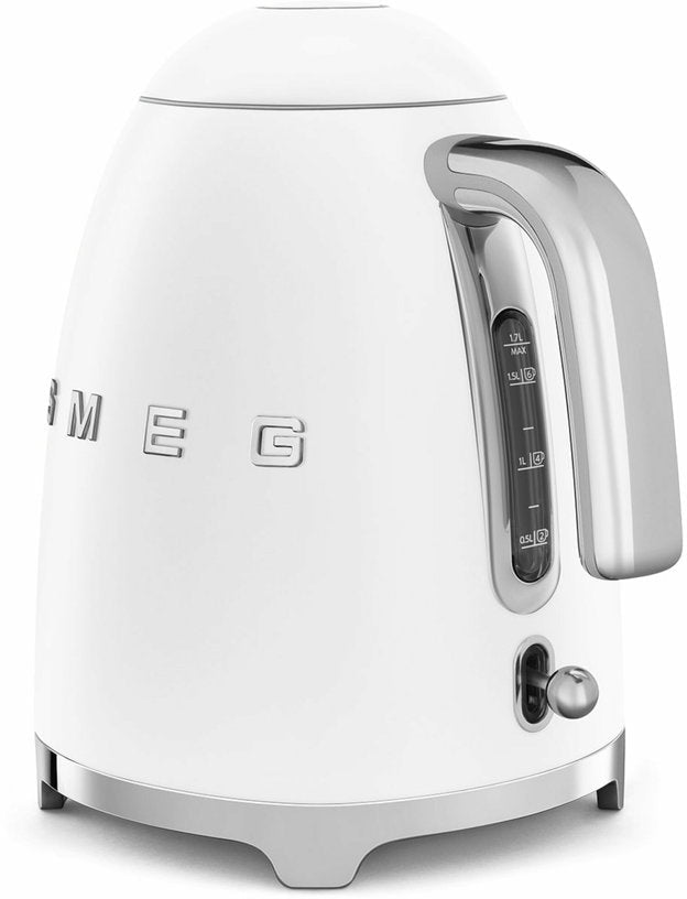 Bouilloire électrique blanche mat 1,7 L Années 50 - Smeg - The Cool Republic