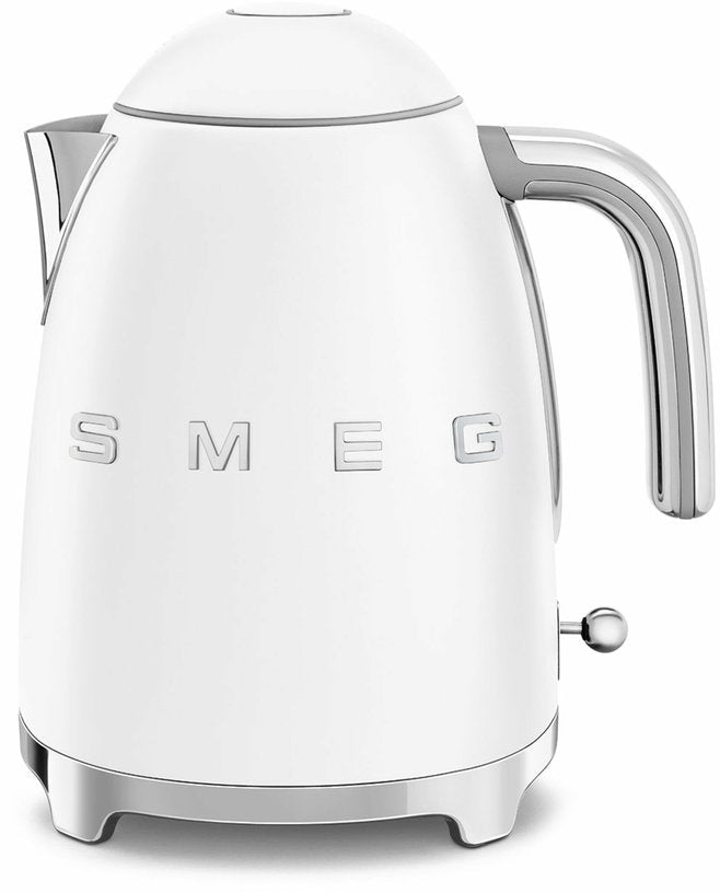 Bouilloire électrique blanche mat 1,7 L Années 50 - Smeg - The Cool Republic