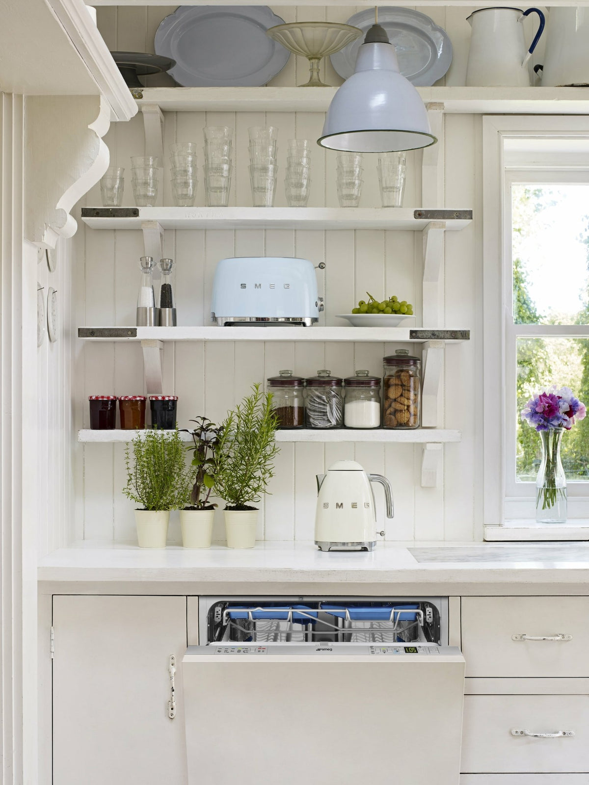 Bouilloire électrique crème 1,7 L Années 50 - Smeg - The Cool Republic