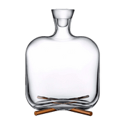 Bouteille à whisky avec socle en laiton Camp - Nude Glass - The Cool Republic