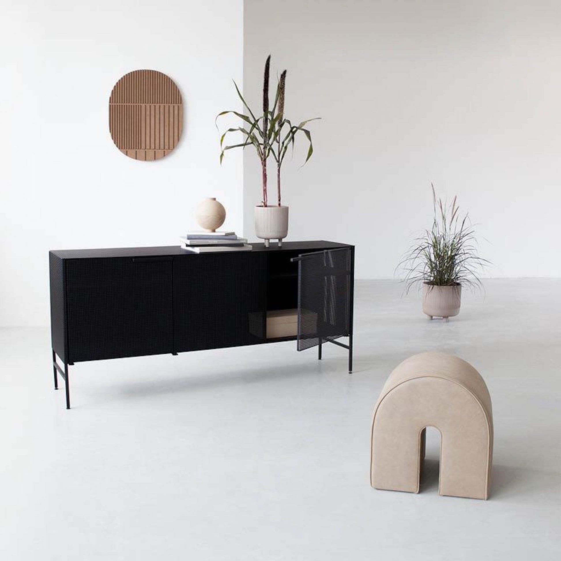 Buffet avec grille - Kristina Dam Studio - The Cool Republic