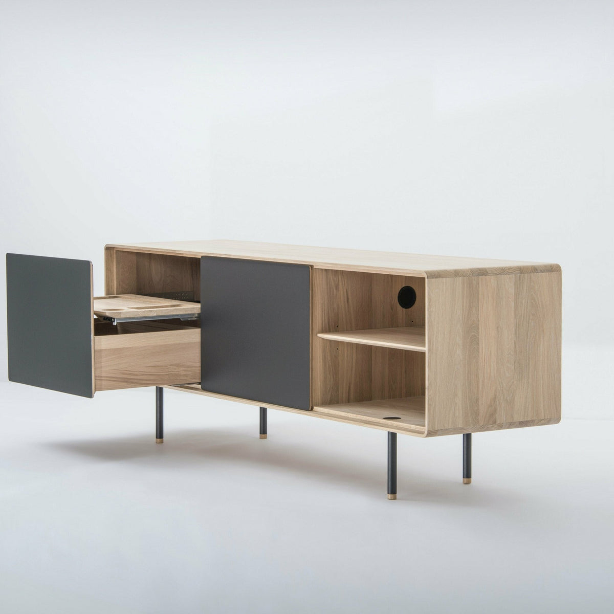 Buffet bas en chêne blanchi huilé et tiroirs en linoléum noirs 45 x 180 cm Fina - Gazzda - The Cool Republic