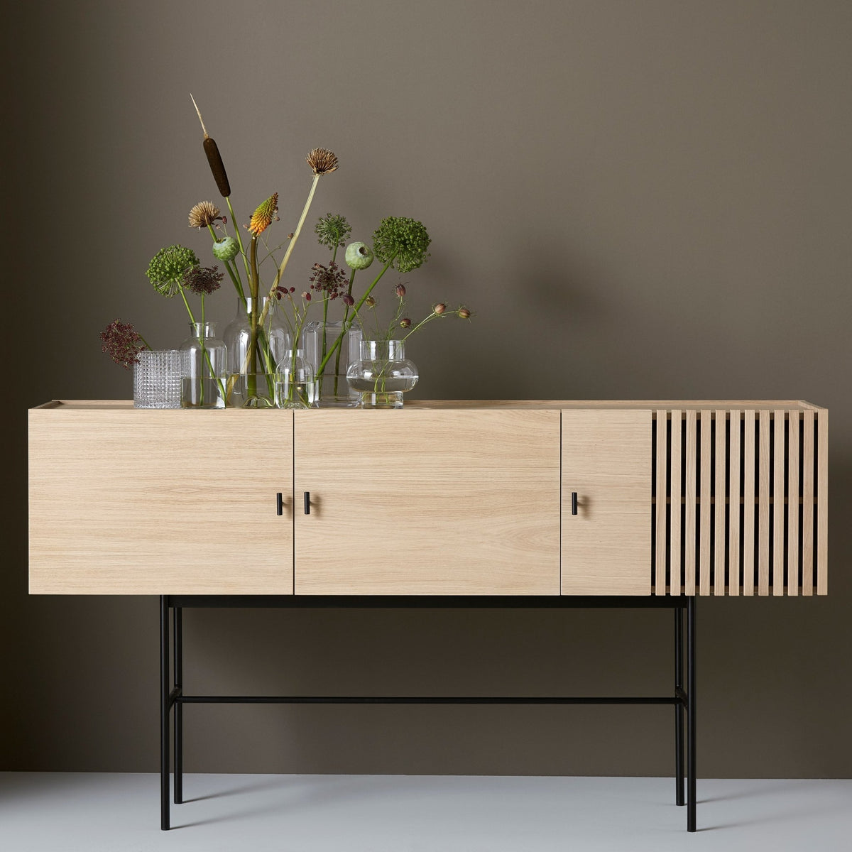 Buffet en chêne 180 cm Array - Woud - The Cool Republic