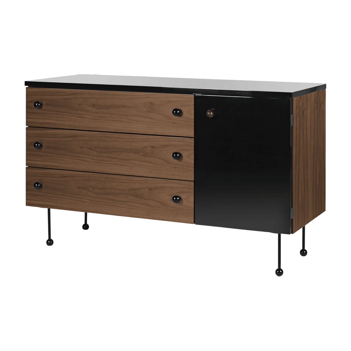 Buffet en noyer 62 Dresser - Gubi - The Cool Republic
