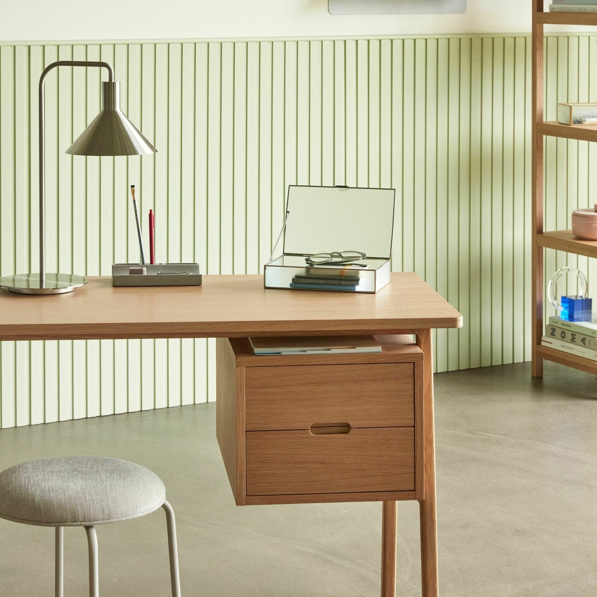 Bureau avec 2 tiroirs en chêne clair - Hübsch - The Cool Republic