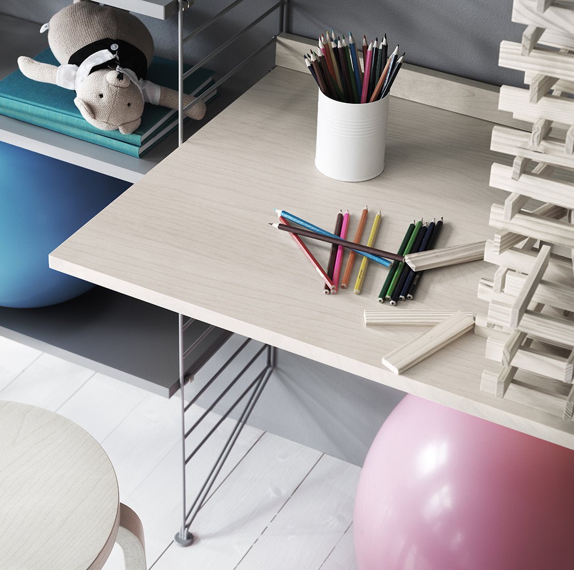 Bureau de travail en mdf noir - String furniture - The Cool Republic