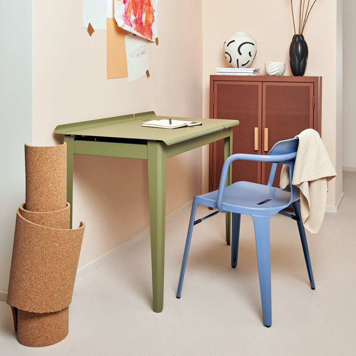 Bureau en acier vert lichen mat fine texture 105 cm Clapet - Tolix - The Cool Republic